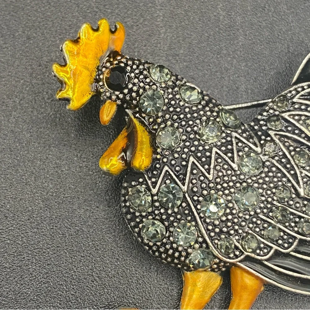 Pewter Rooster Brooch Studded with Rhinestones and Gold Enamel comb and feet - Picture 3 of 10